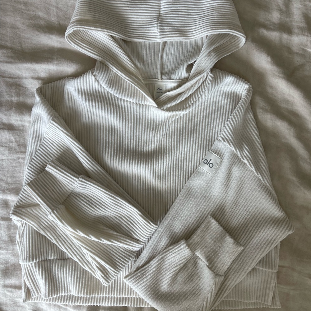 Alo Yoga Muse Hoodie